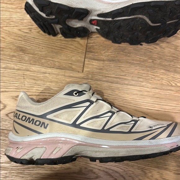 Salomon Women's Trail Running Shoes - Cream and Gray - Picture 3 of 4